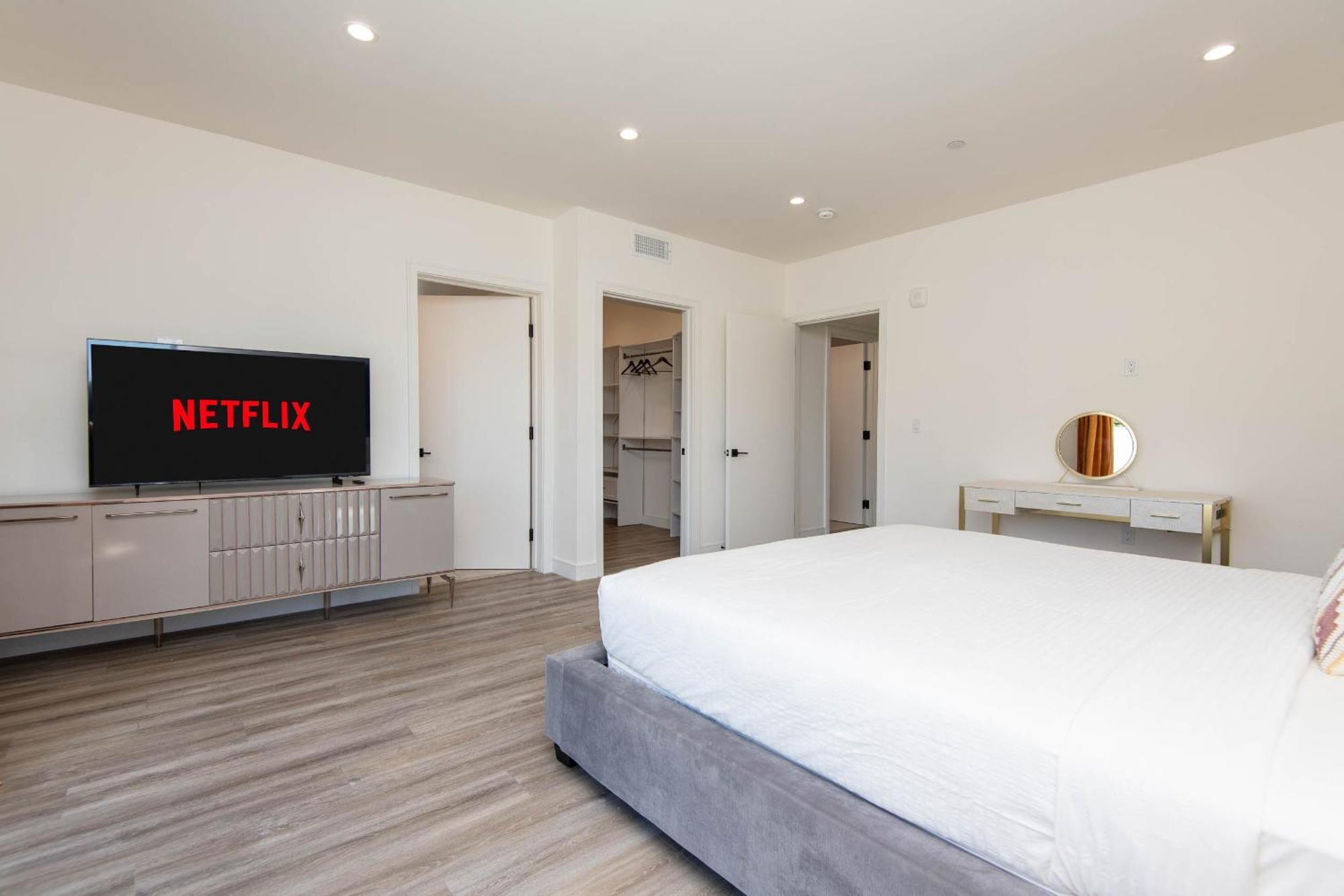 Regency Modern Apartments Glendale Dış mekan fotoğraf