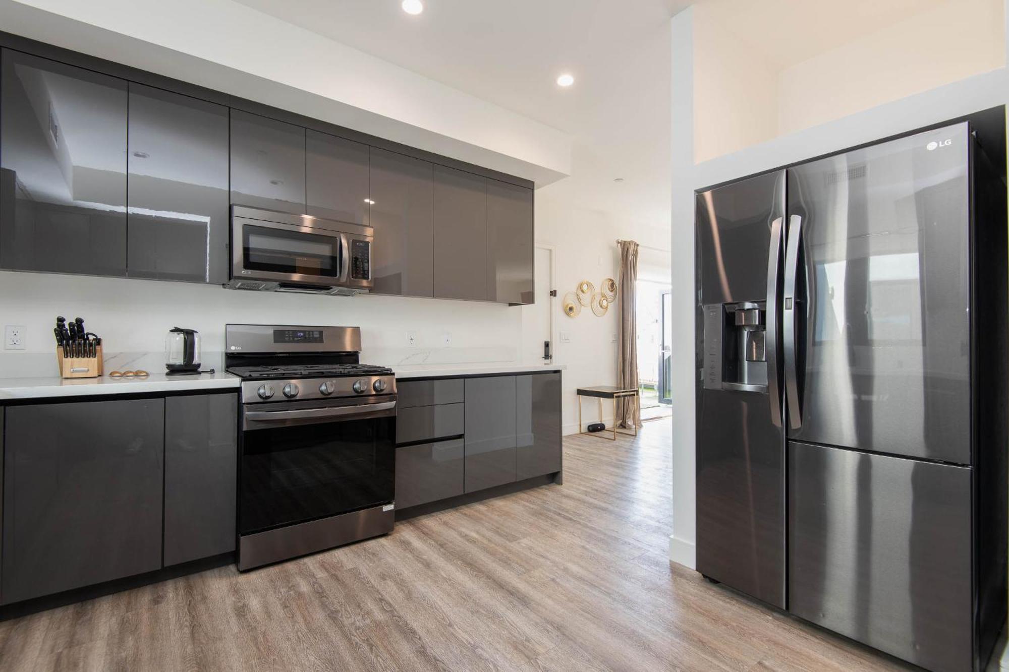 Regency Modern Apartments Glendale Dış mekan fotoğraf