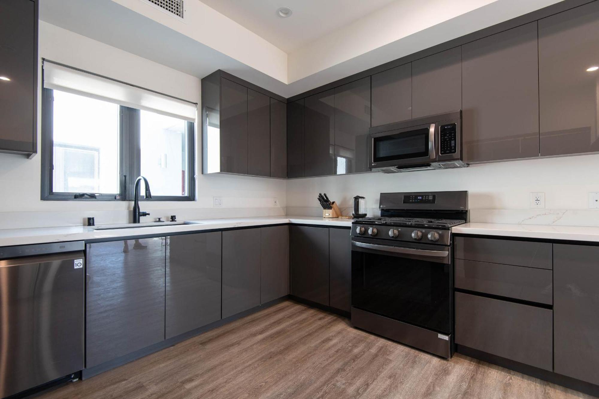 Regency Modern Apartments Glendale Dış mekan fotoğraf