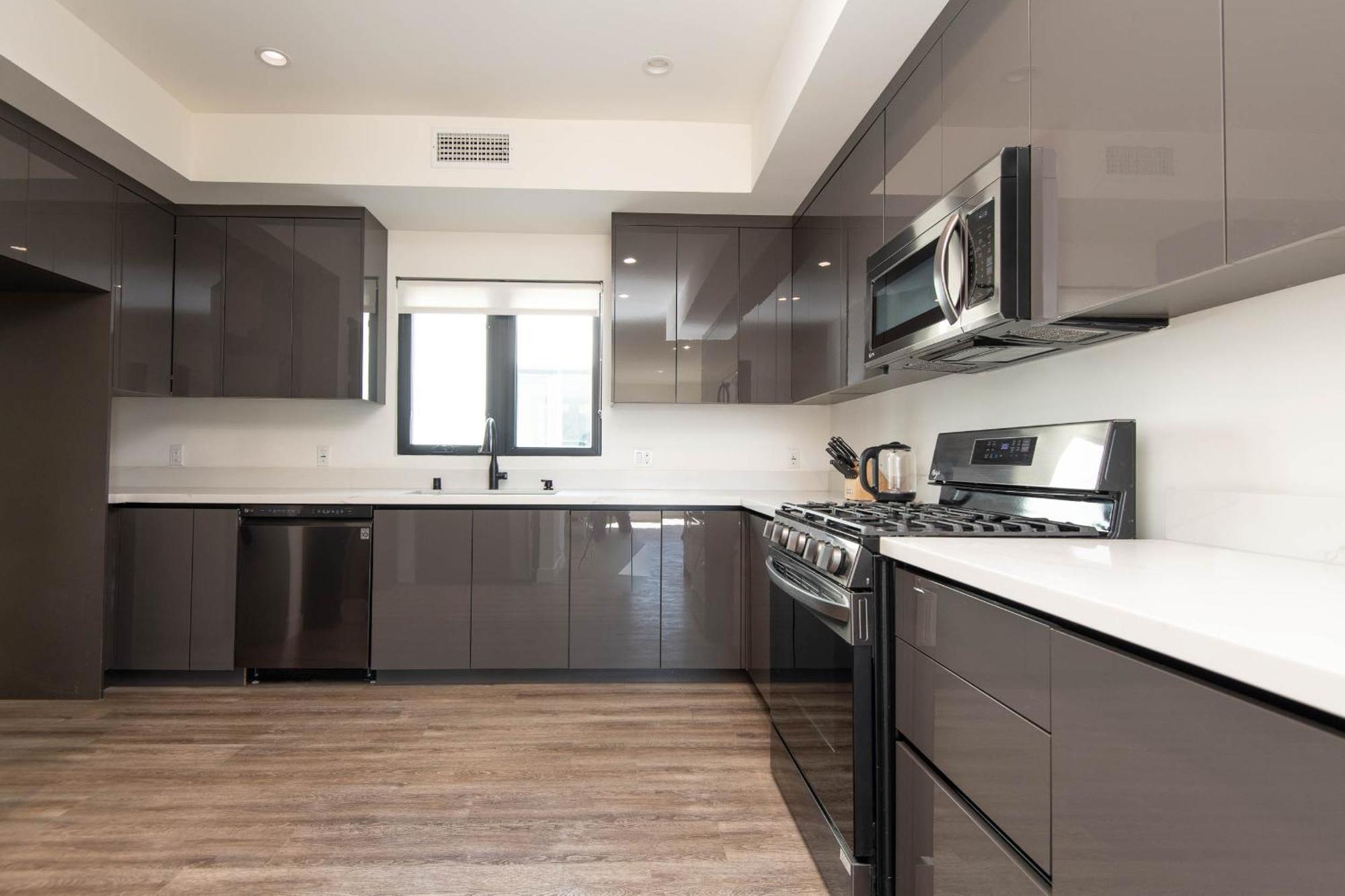 Regency Modern Apartments Glendale Dış mekan fotoğraf