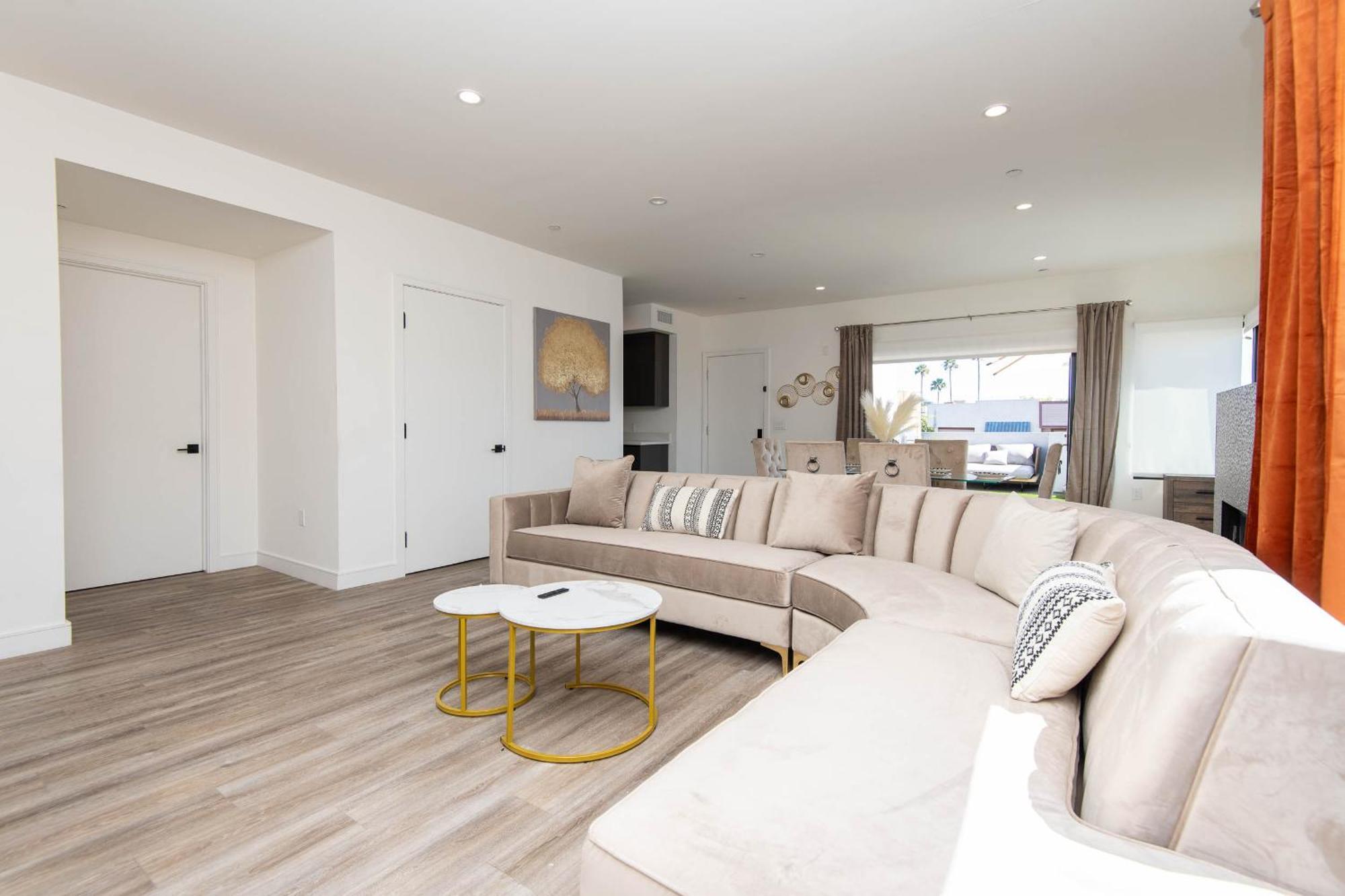 Regency Modern Apartments Glendale Dış mekan fotoğraf